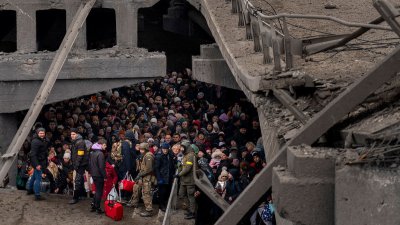 L'Ukraine à la croisée des chemins : non-intervention ou devoir d'ingérence ?